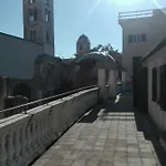 Al Chiostro *